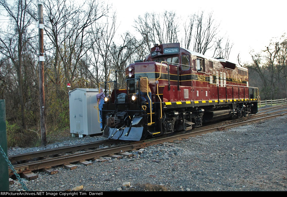 NHRR 8218 running around his cars